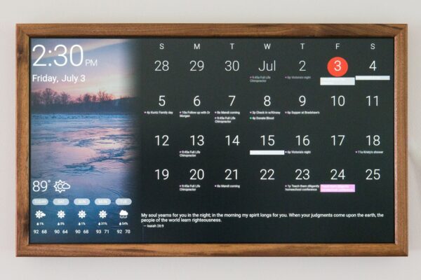 27in Touchscreen Smart Calendar / Dakboard/ Smart Wall Display / Photo Viewer